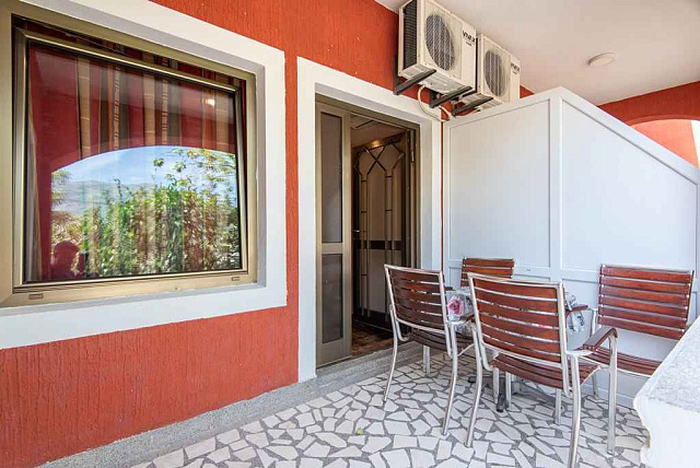 Wohn- und Geschäftshaus in Sutomor zu verkaufen — photo 8
